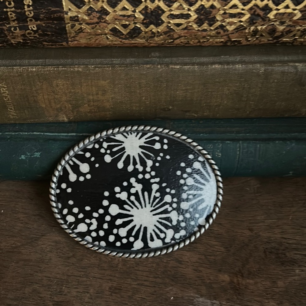 Ivan Western Belt Buckle Starburst Print